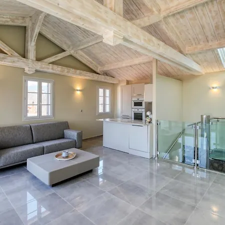 Villa L'ile-rousse Sleeps 2 With Air Con And Wifi