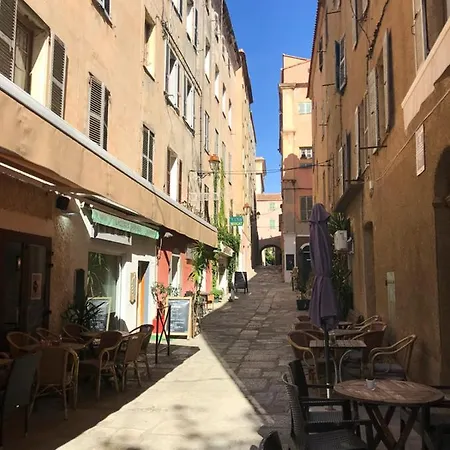 Villa L'ile-rousse Sleeps 2 With Air Con And Wifi