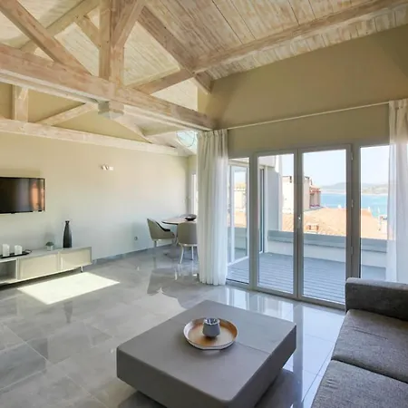 L'ile-rousse Sleeps 2 With Air Con And Wifi Villa